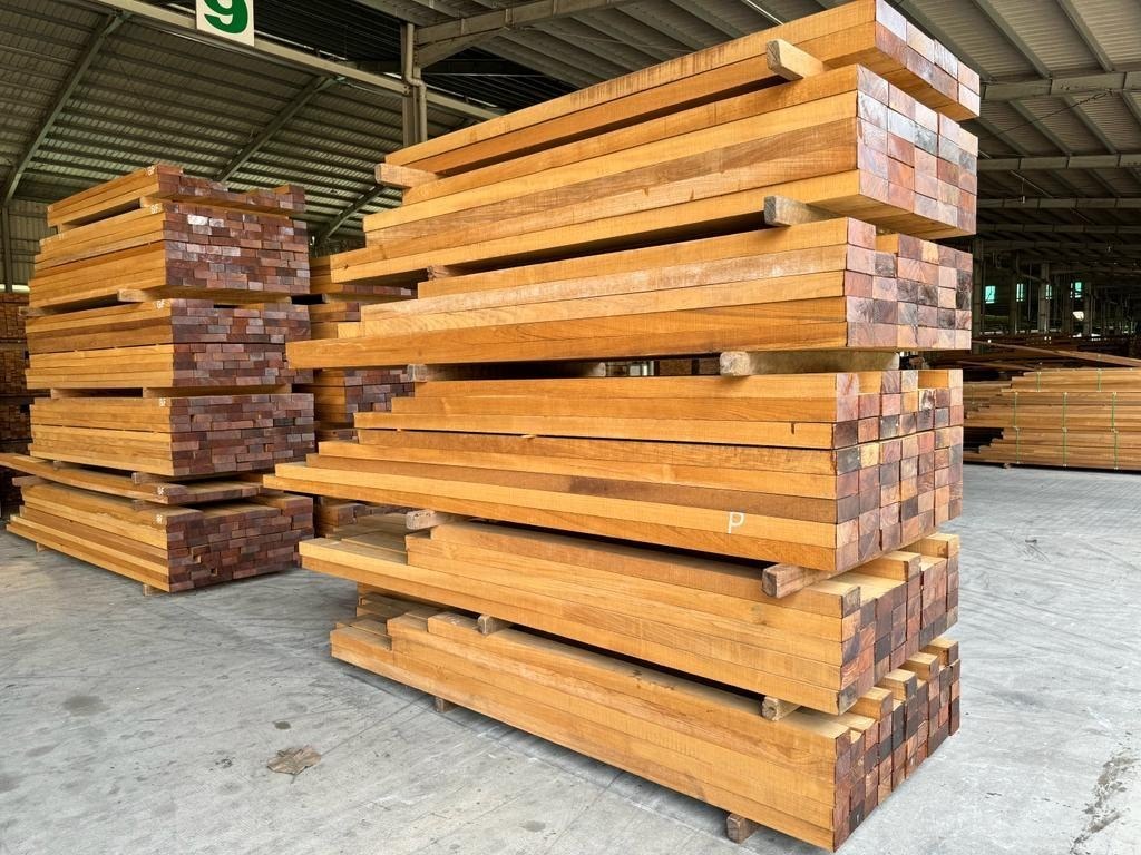 Merbu wood size logs